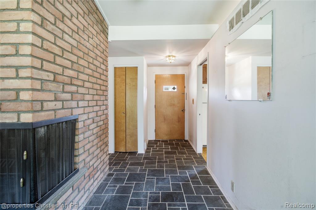 594 Provincetown Road, Auburn Hills, MI 48326 — Photo 10