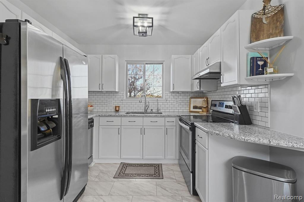 724 S Milford Road, Milford, MI 48381 — Photo 4