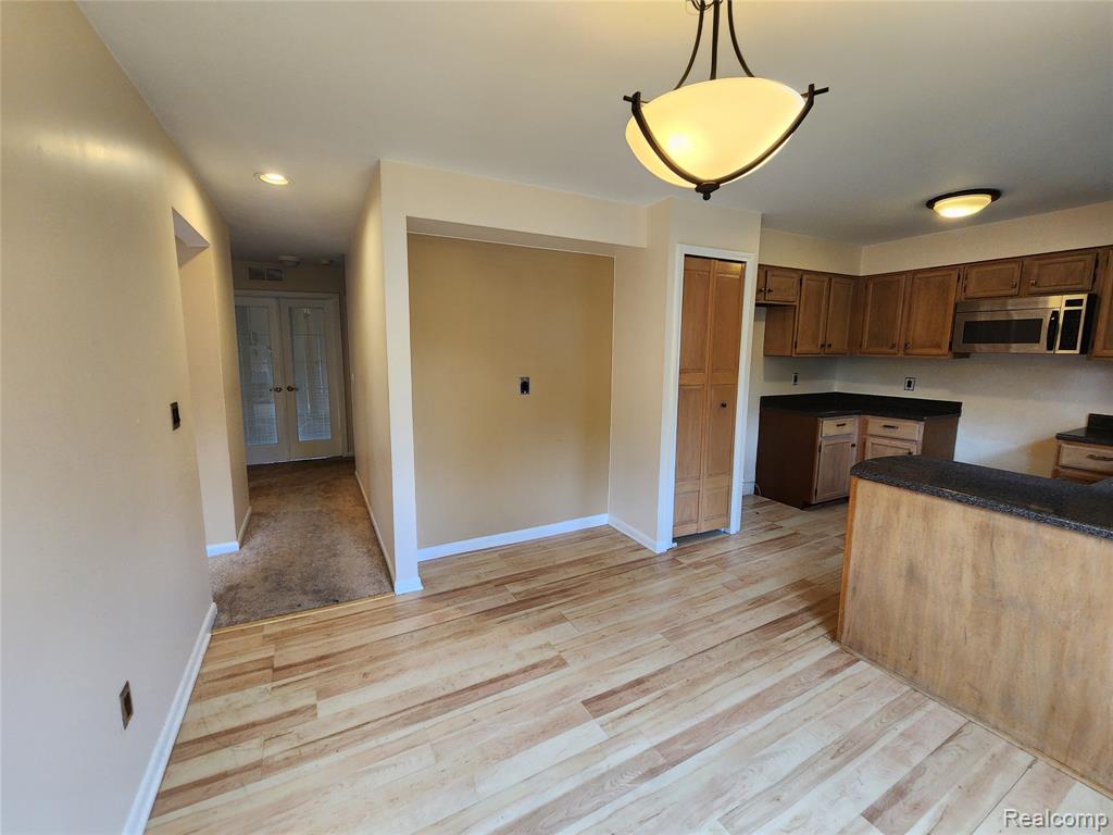 19400 W 11 Mile Road, Lathrup Village, MI 48076 — Photo 27