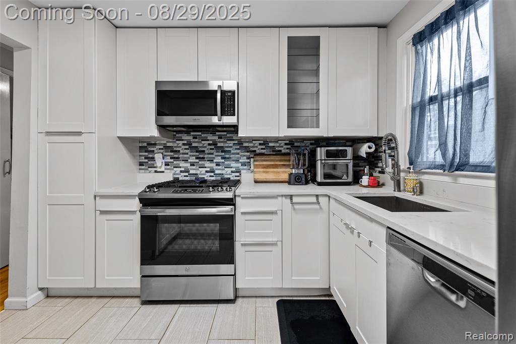 712 S Minerva Avenue, Royal Oak, MI 48067 — Photo 10