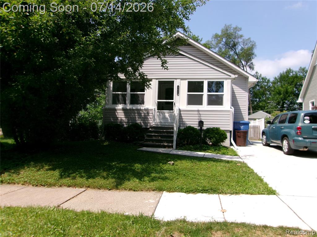 5620 Hipp Street, Dearborn Heights, MI 48125 — front exterior