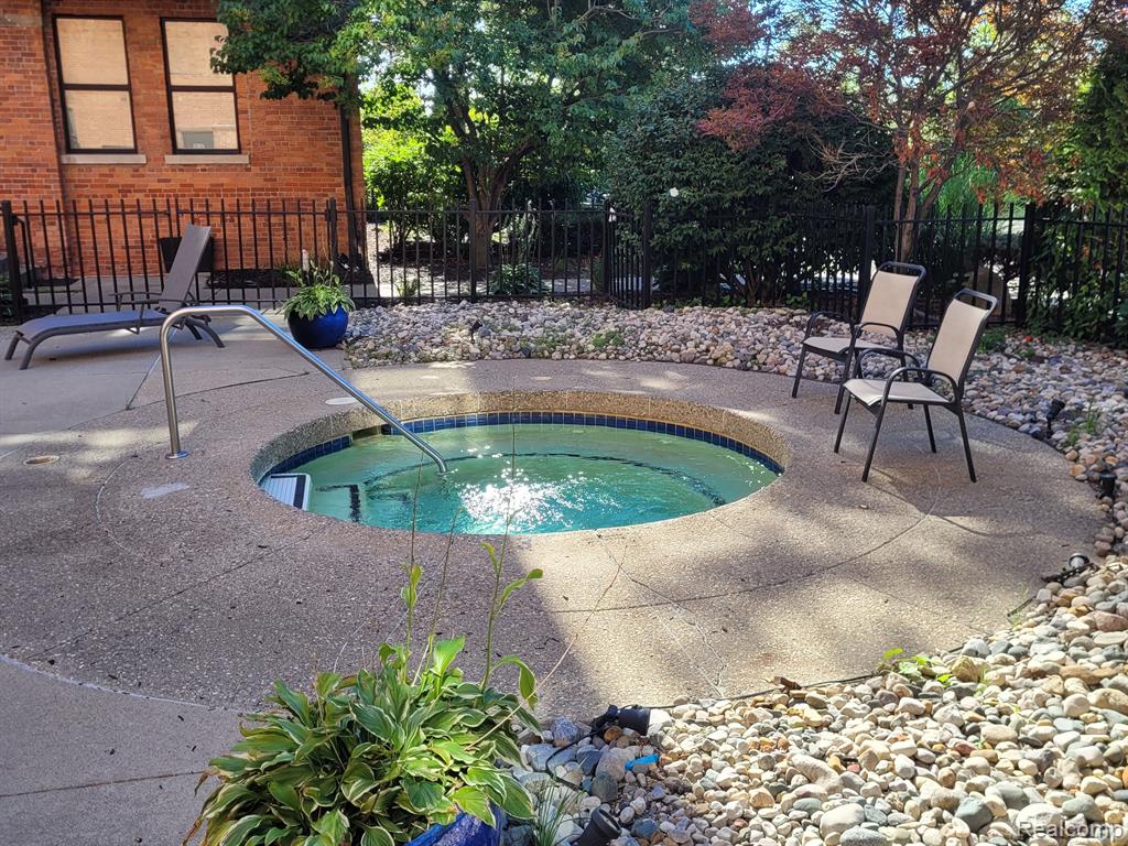 6533 E JEFFERSON Avenue, 14, Detroit, MI 48207 — Photo 9