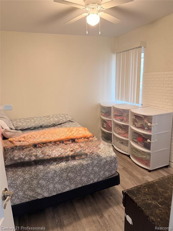 8526 Hampshire Drive, Sterling Heights, MI 48313 — Photo 14