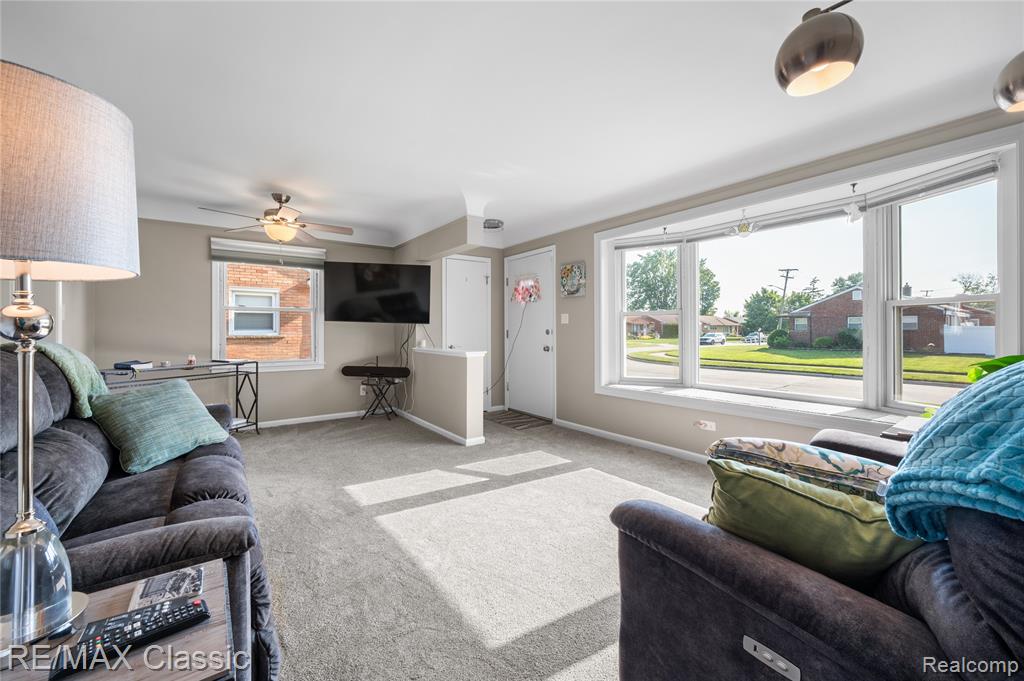 6622 Schaller Street, Garden City, MI — Photo 10