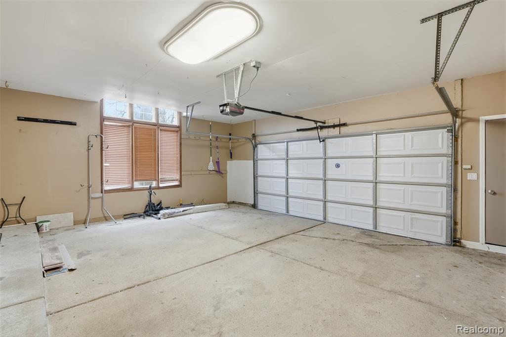 42739 Pond View Drive, Sterling Heights, MI 48314 — Photo 58