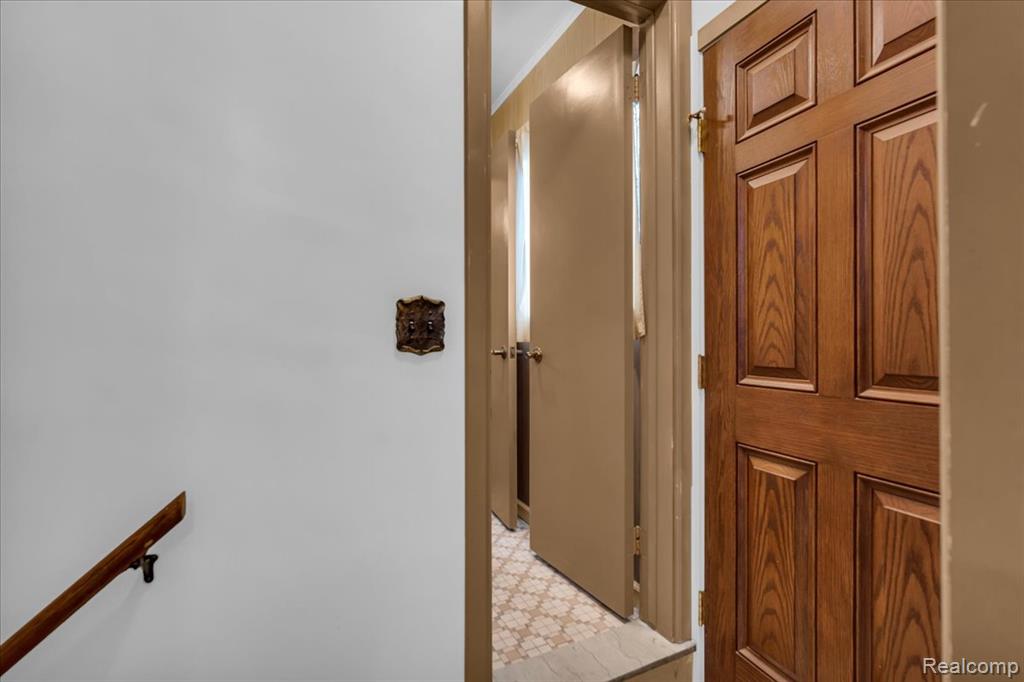 25615 Tireman Street, Dearborn Heights, MI 48127 — Photo 12