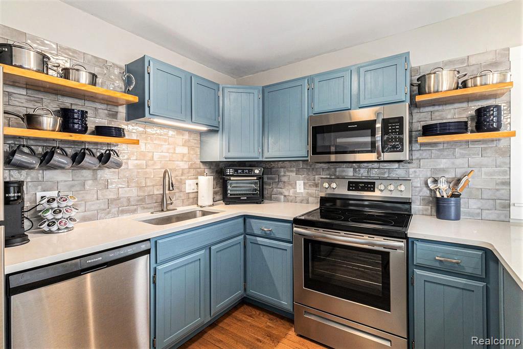926 BRIGHTON LAKE Road, Brighton, MI 48116 — Photo 11