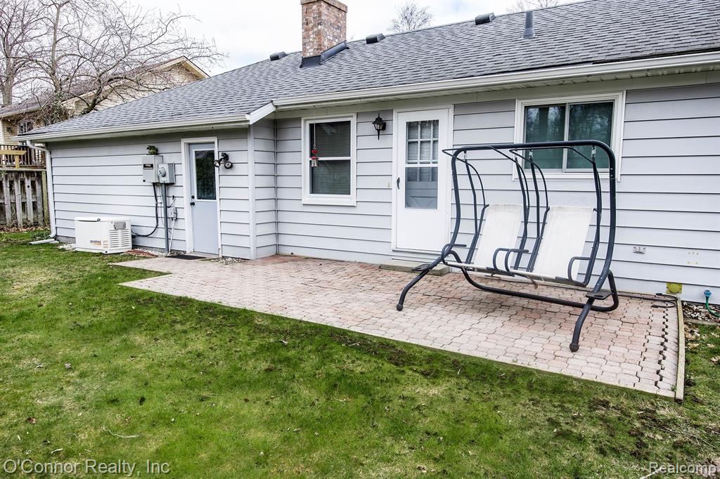 4291 QUAKER HILL Drive, Fort Gratiot, MI 48059 — Photo 25