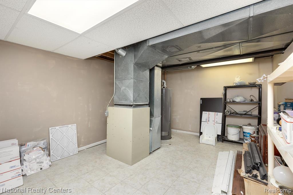 51569 PINEWOOD Drive, Macomb, MI 48042 — Photo 44