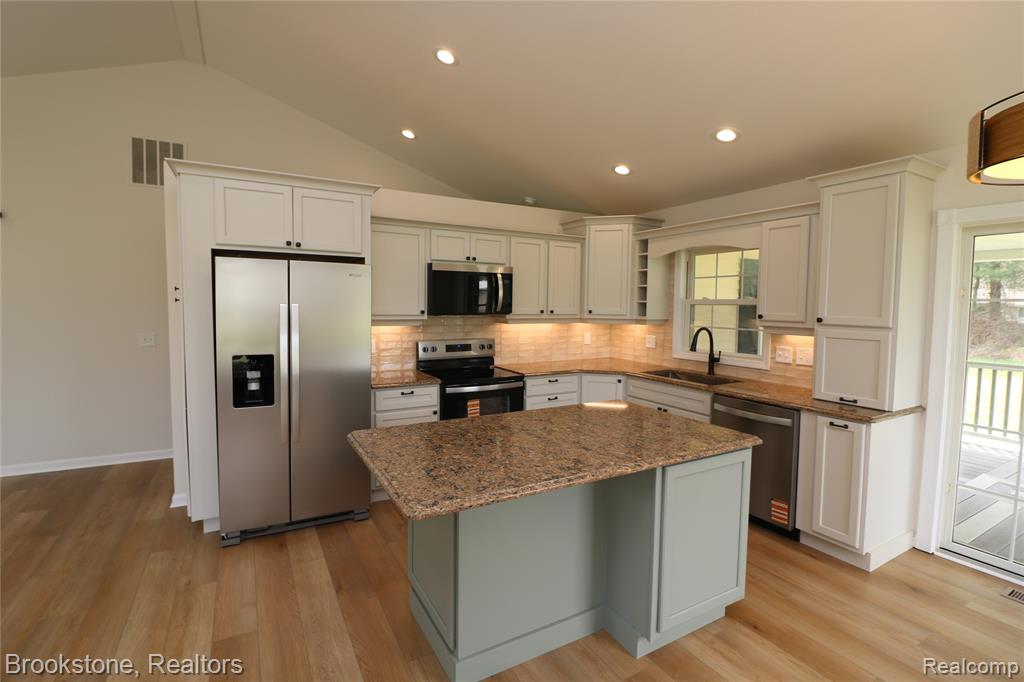 2141 Hunter Drive, Lapeer, MI 48446 — Photo 6