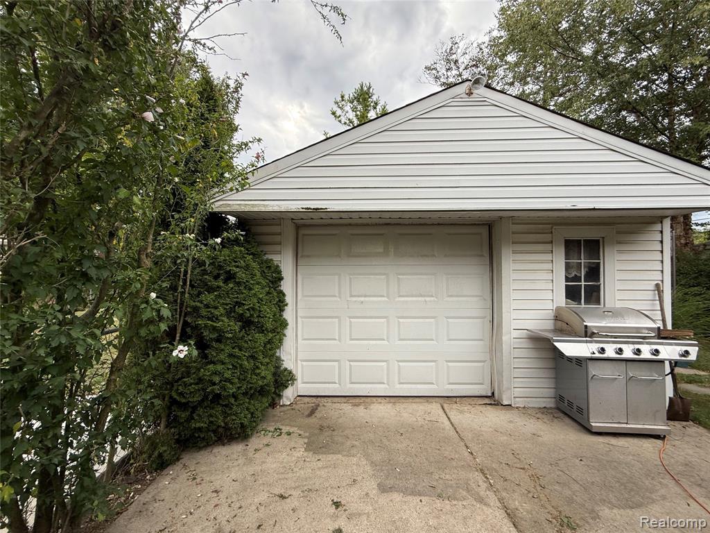651 N Highland Street, Dearborn, MI 48128 — Photo 22
