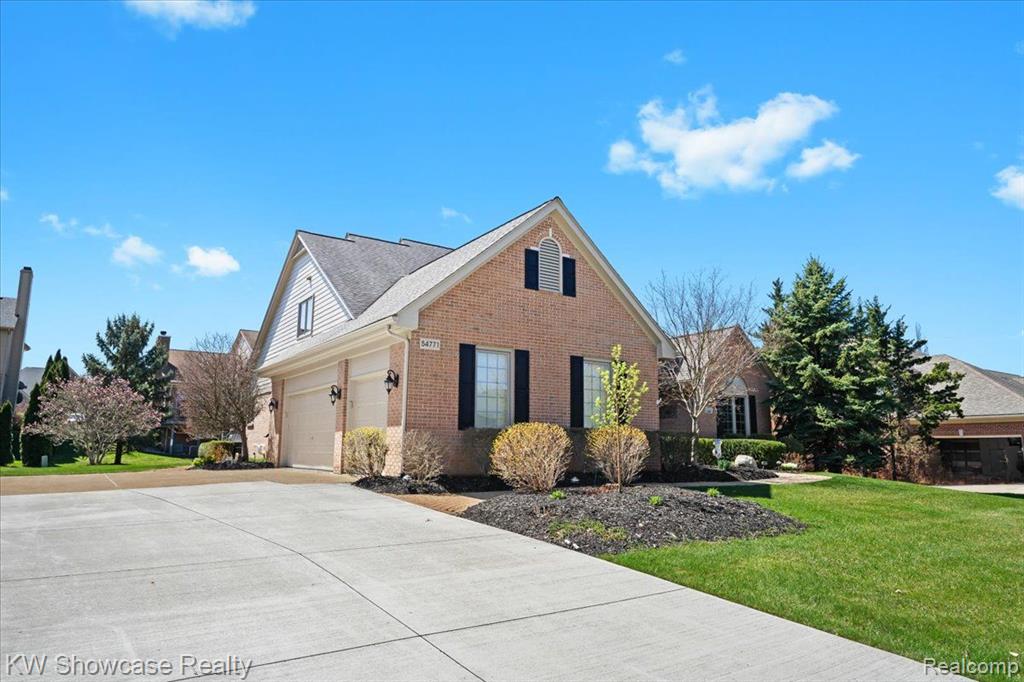 54771 GRENELEFE Circle E, South Lyon, MI 48178 — Photo 2