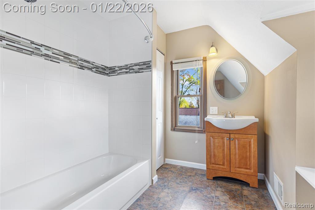 6740 Barabeau Drive, Troy, MI 48085 — Photo 22