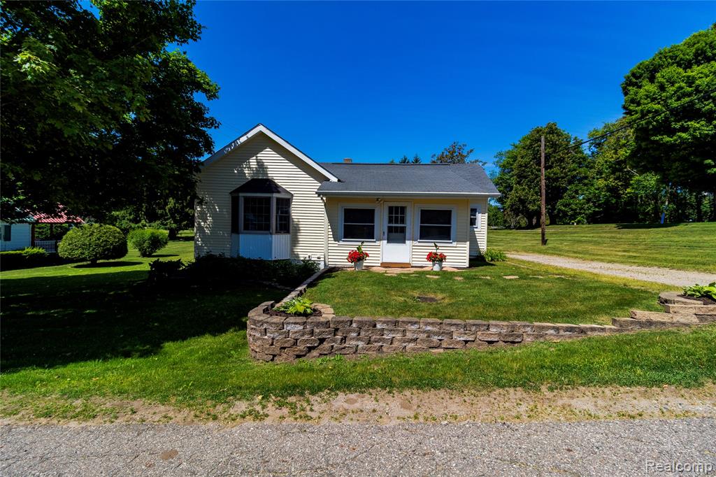 106 Washington Street, Attica, MI 48412 — Photo 2