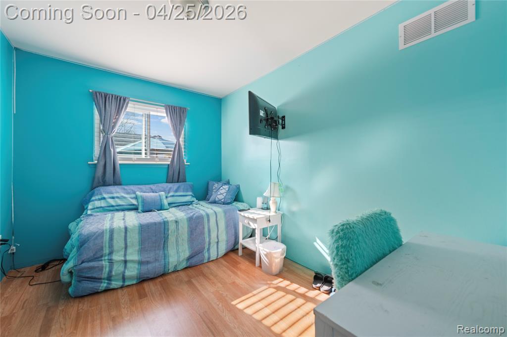 18516 Aldrin Avenue, Brownstown, MI 48193 — Photo 9