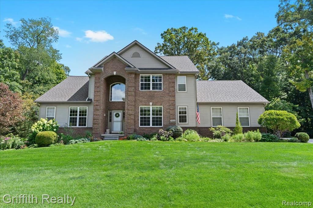 7524 Elmbrooke Way, Brighton, MI 48116 — Photo 2