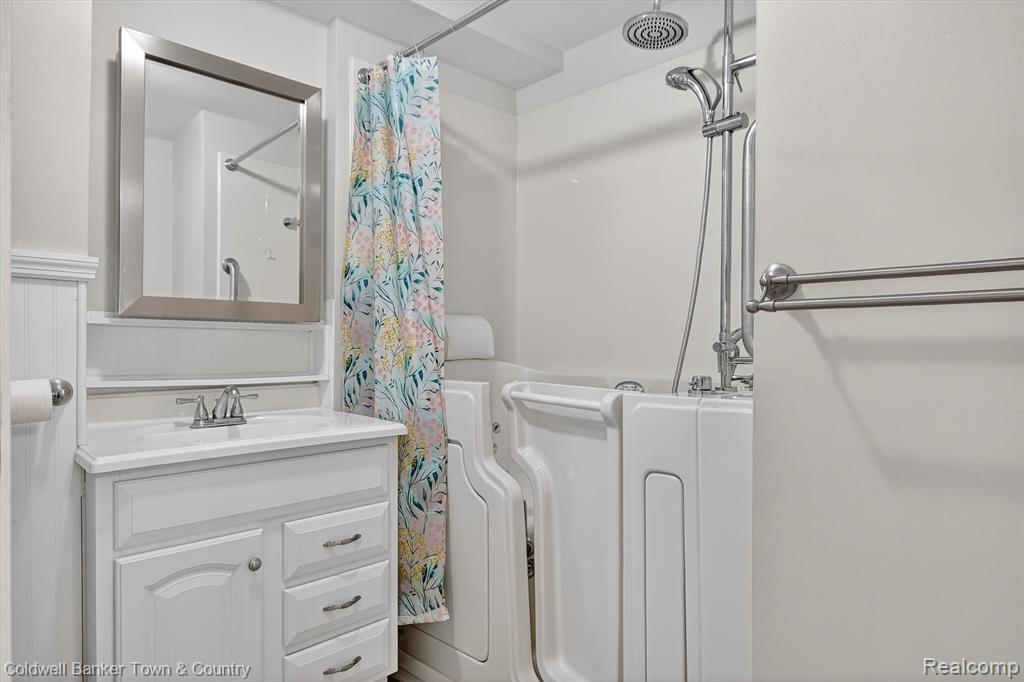 415 Putnam Street, Pinckney, MI 48169 — Photo 20