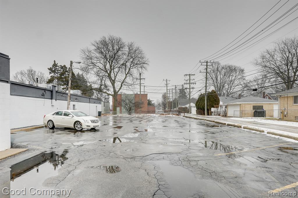 26095 W 6 Mile Road, Redford, MI, 48240