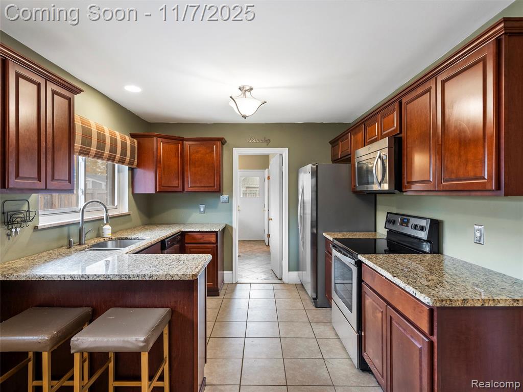 7231 Weingartz, Center Line, MI 48015 — Photo 10