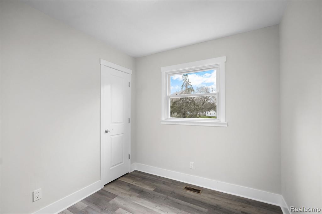 7335 N ELMS Road, Flushing, MI 48433 — Photo 12