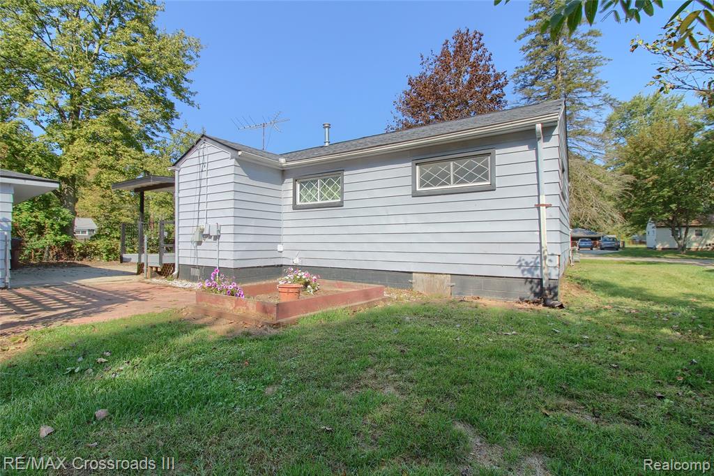 46083 Reed Street, Belleville, MI 48111 — Photo 20