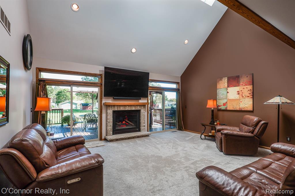 765 Lomasney Lane, Marysville, MI 48040 — Photo 9