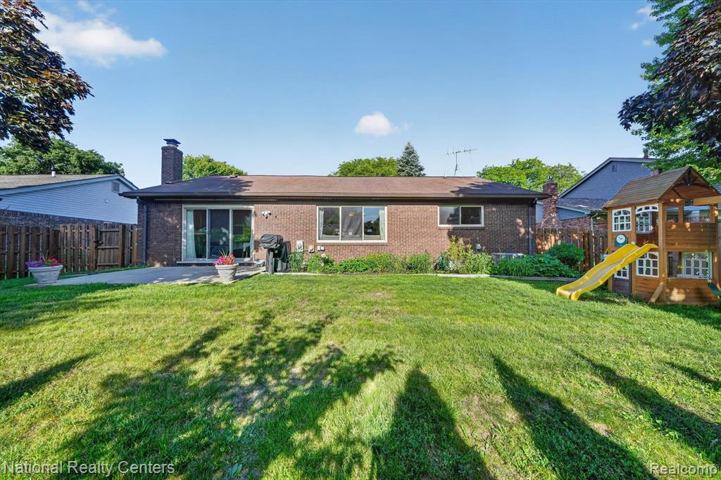 5069 Prentis Drive, Troy, MI 48085 — Photo 13