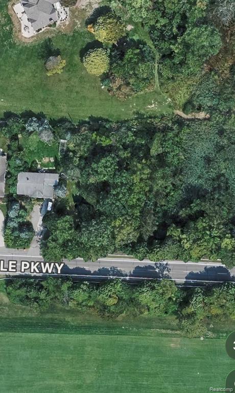 000 Parkway Road, Grosse Ile, MI 48138