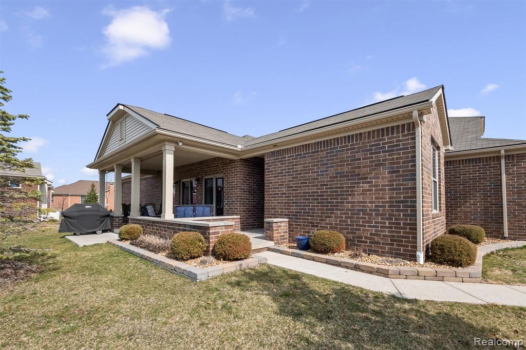 49121 Garrett Court, Macomb, MI 48042 — Photo 25