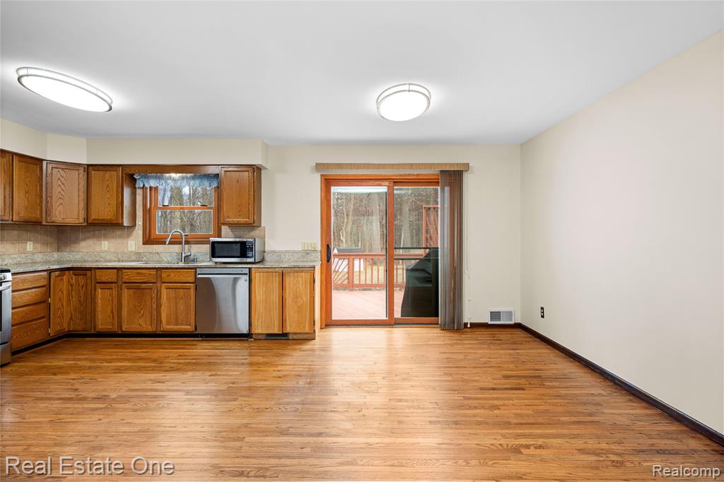 4921 Crestview Drive, Clarkston, MI 48348 — Photo 15