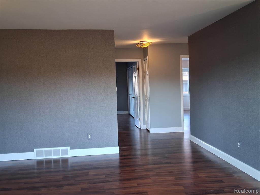 8504 Pepper Ridge Drive, Grand Blanc, MI 48439 — Photo 21