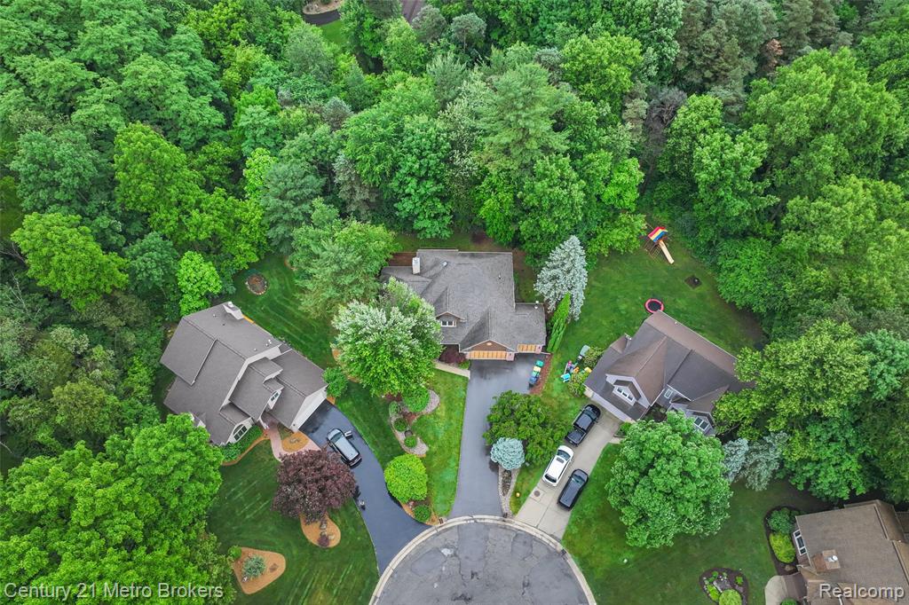 751 River Edge Court, Flushing, MI 48433 — Photo 38