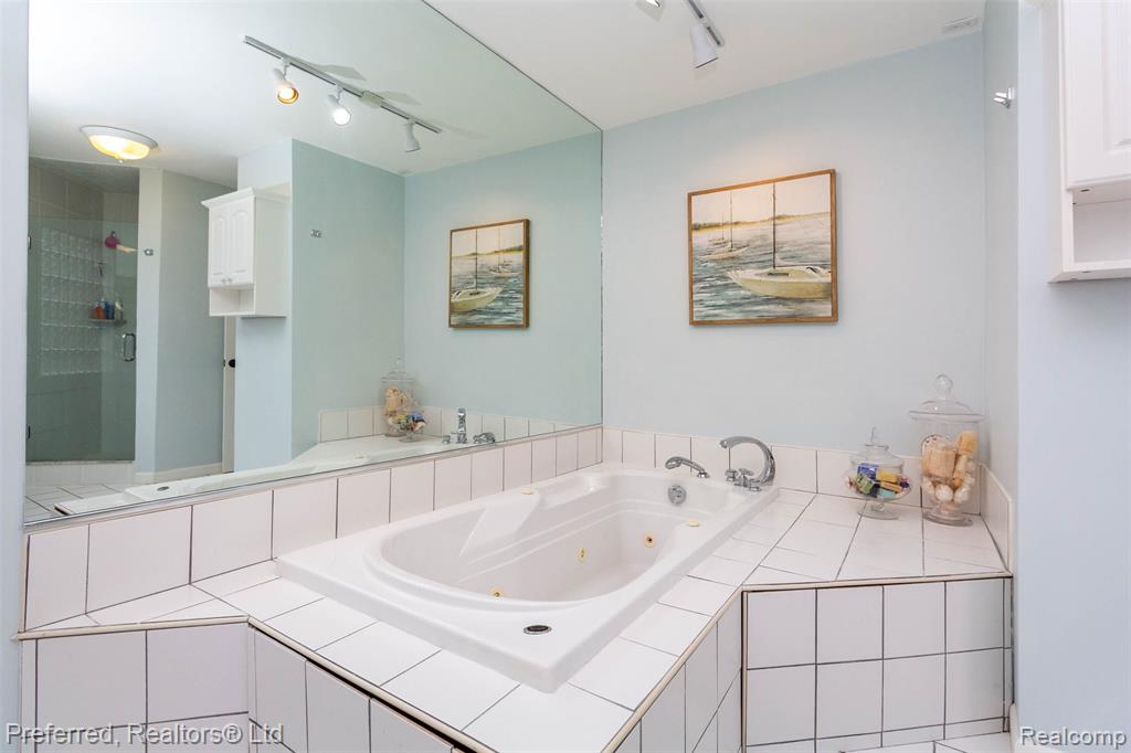 8783 Cooley Beach Drive, White Lake, MI — Photo 41