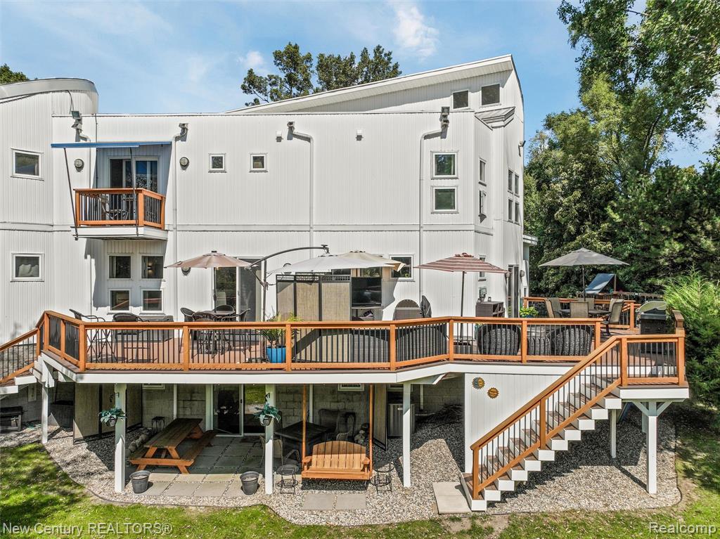 275 Angola Street, Wolverine Lake, MI 48390 — Photo 62