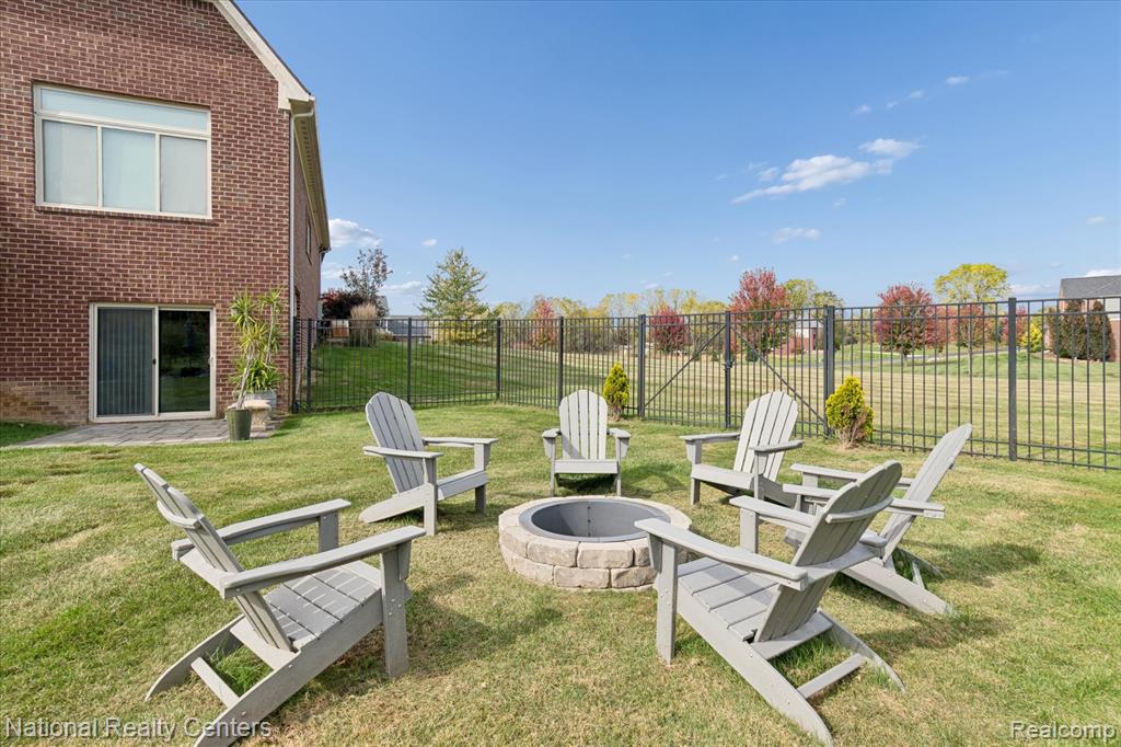 9888 Meadow View Court, Northville, MI 48167 — Photo 67