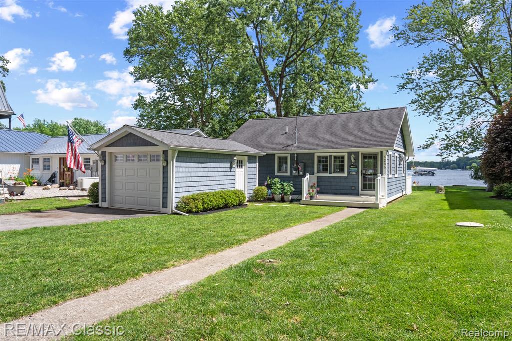 5286 Edgelake Drive, Pinckney, MI 48169 — Photo 12