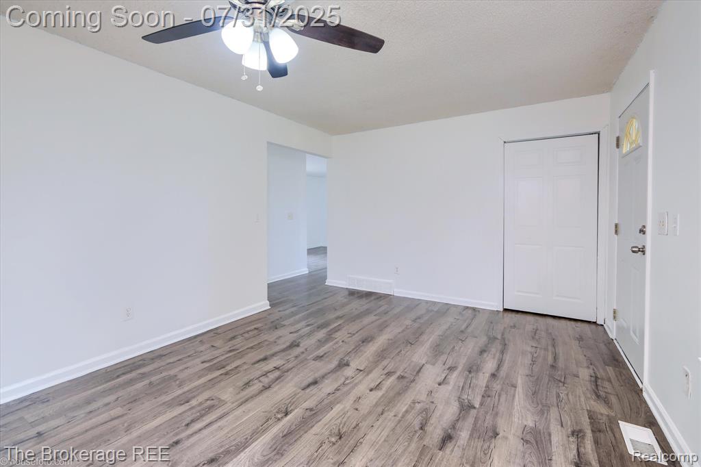 5010 Spring Well Lane, Grand Blanc, MI 48439 — Photo 8