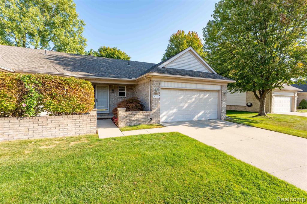 41225 Greenspire Drive, Clinton Twp, MI 48038 — Photo 2