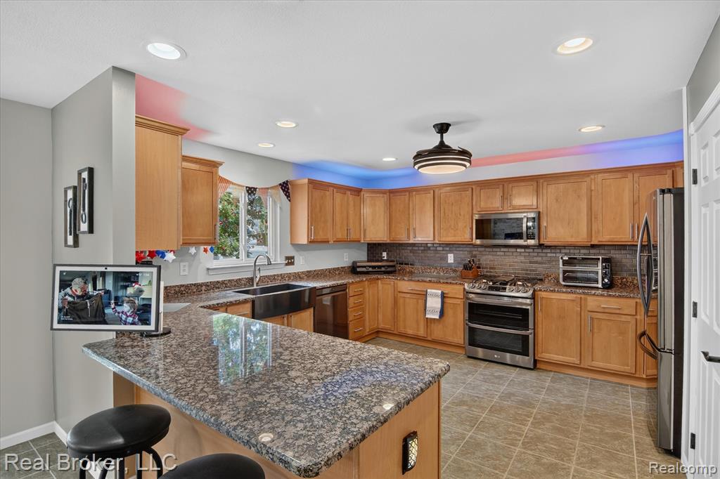15156 Oak Valley Lane, Monroe, MI 48161 — Photo 15
