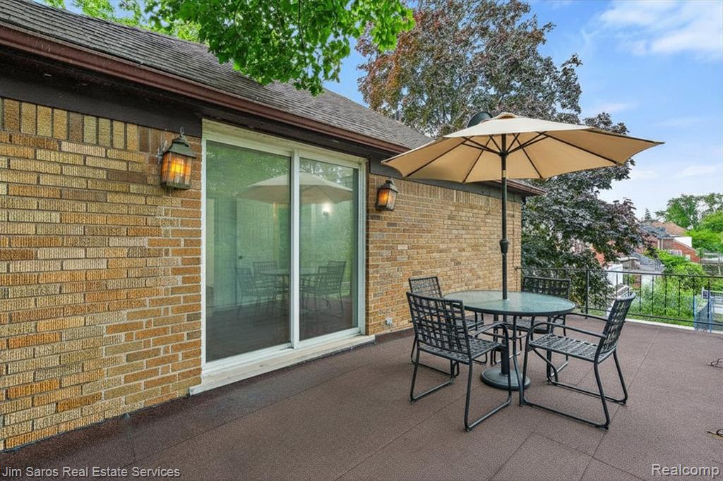 9417 E OUTER Drive, Detroit, MI 48213 — Photo 16