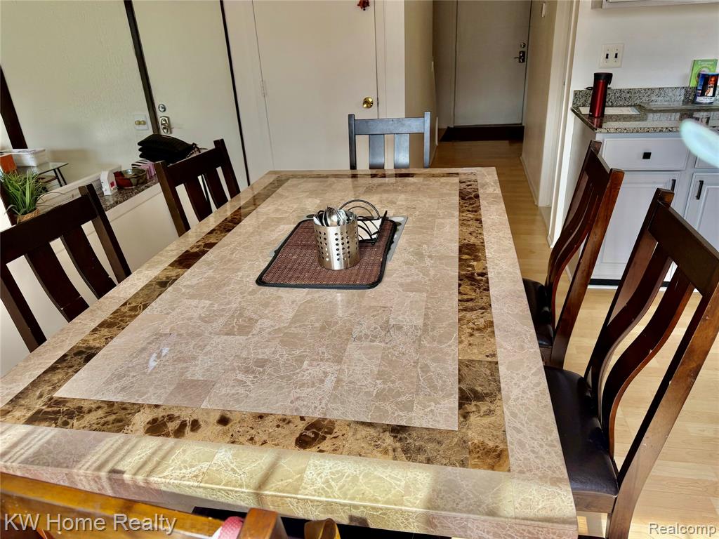 5481 S Piccadilly Circle, West Bloomfield, MI — Photo 4