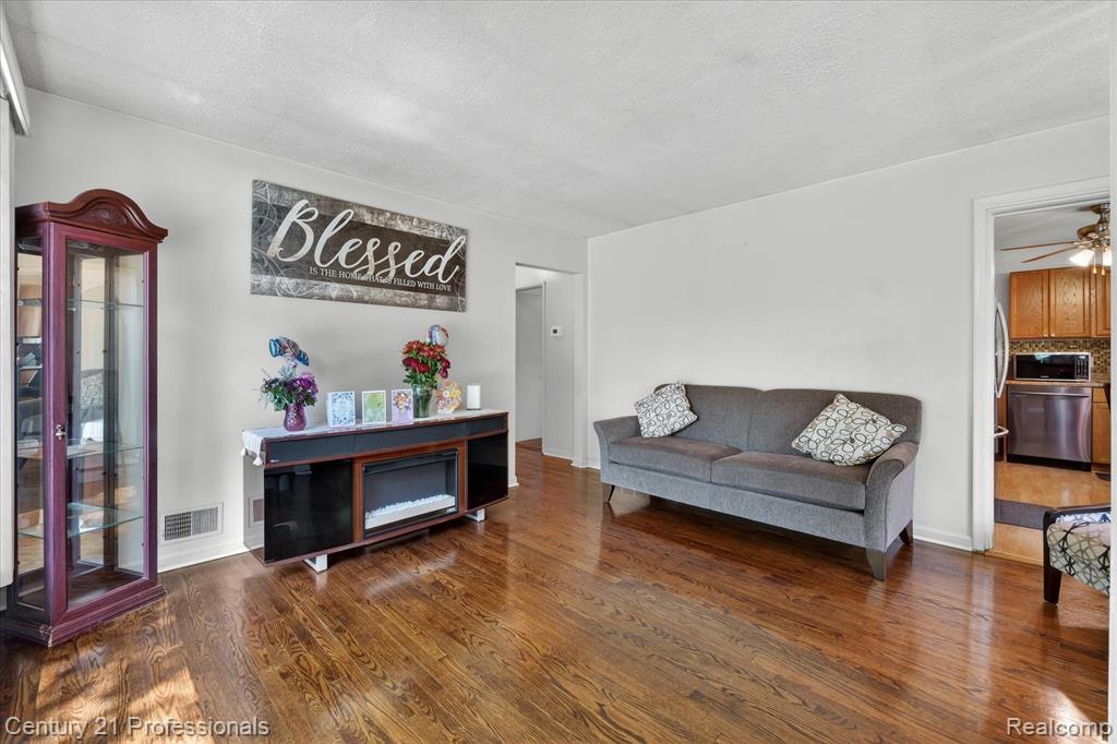 28688 Emerson Street, Inkster, MI 48141 — Photo 8