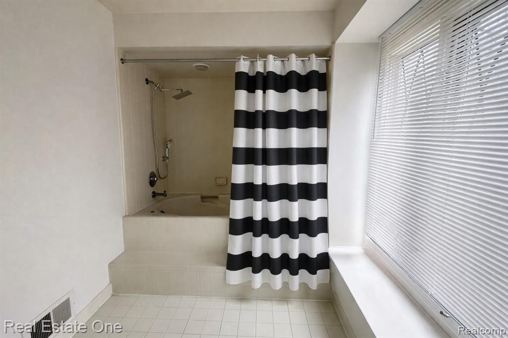 854 River Bend Drive, Rochester Hills, MI 48307 — Photo 7