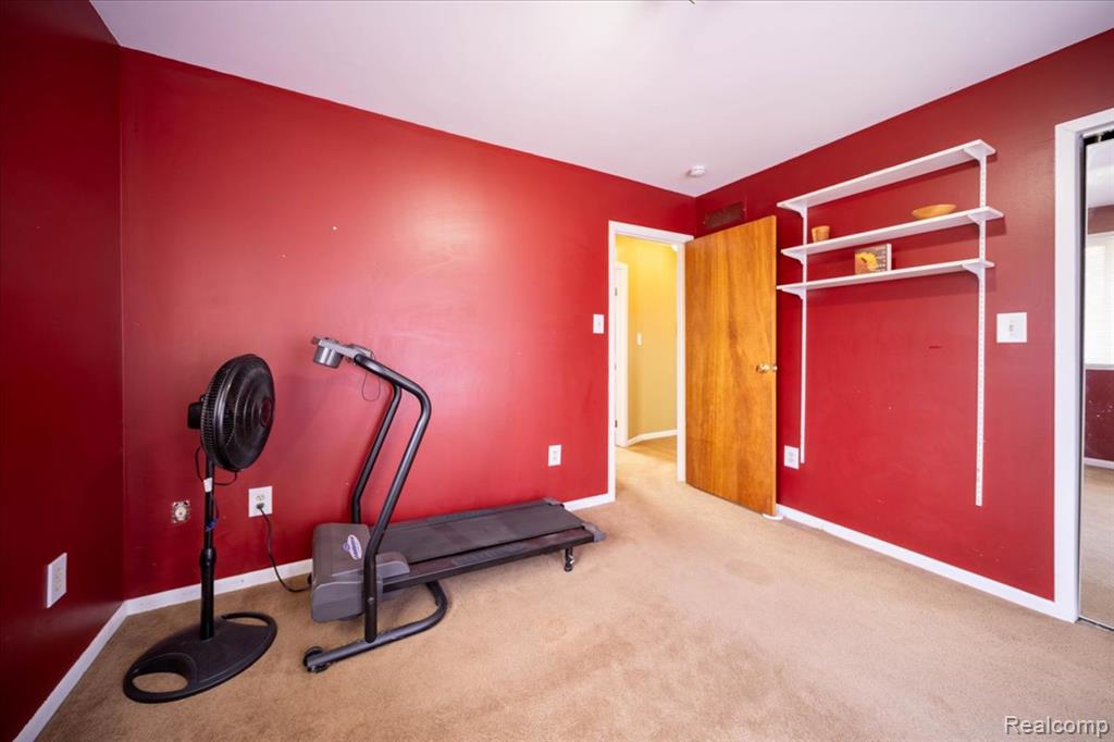 795 Hogarth Avenue, Waterford, MI 48328 — Photo 17