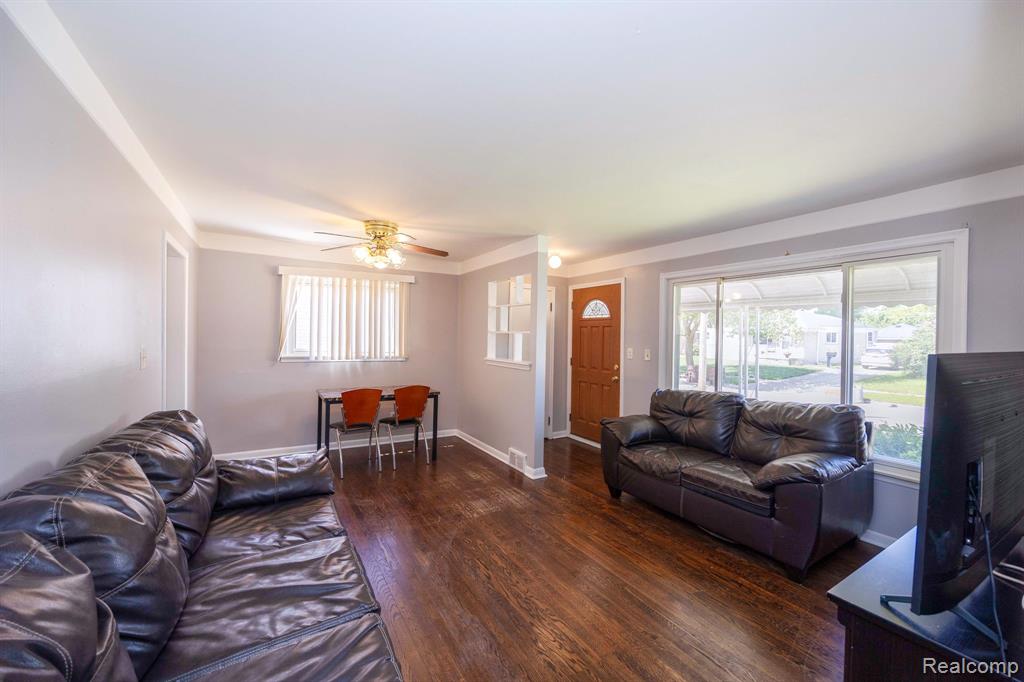 4297 EASTLAWN Avenue, Wayne, MI 48184 — Photo 11