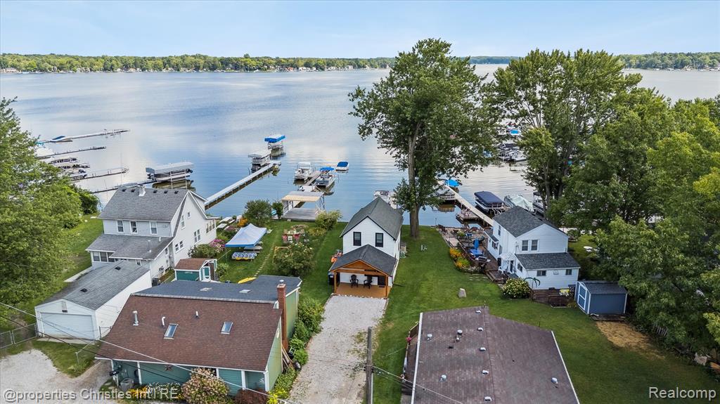 8980 Dexter Pinckney Road, Pinckney, MI 48169 — Photo 41