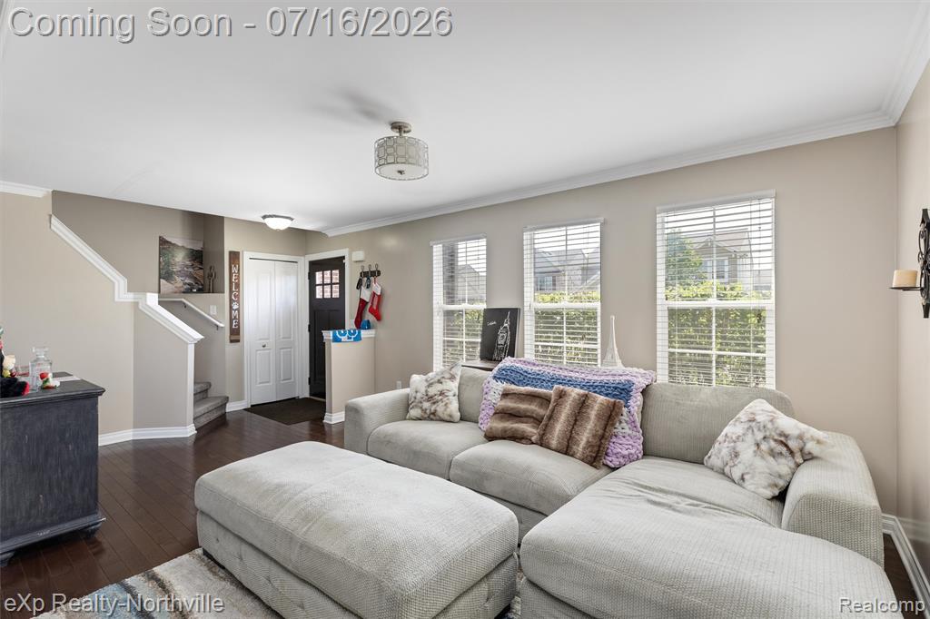 7225 Castell Boulevard, Belleville, MI 48111 — Photo 5