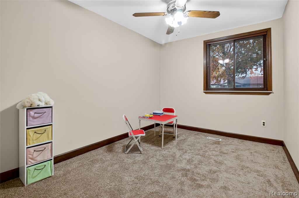 4429 Lancashire Court, Troy, MI 48085 — Photo 10