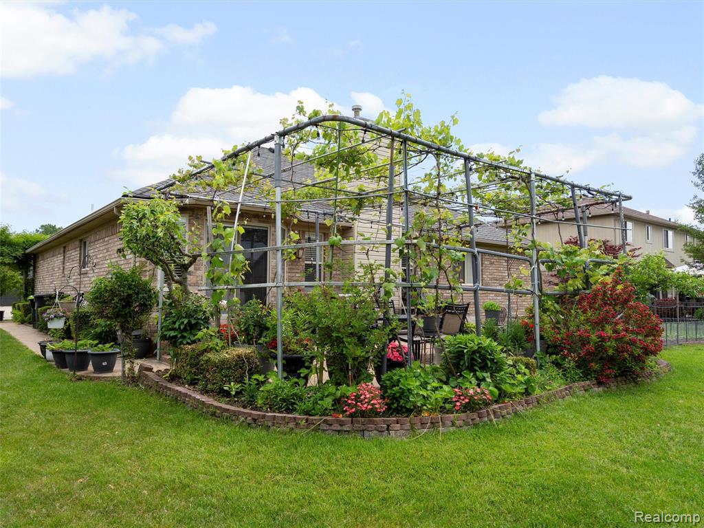 55589 Raspberry Drive, Macomb, MI 48042 — Photo 7