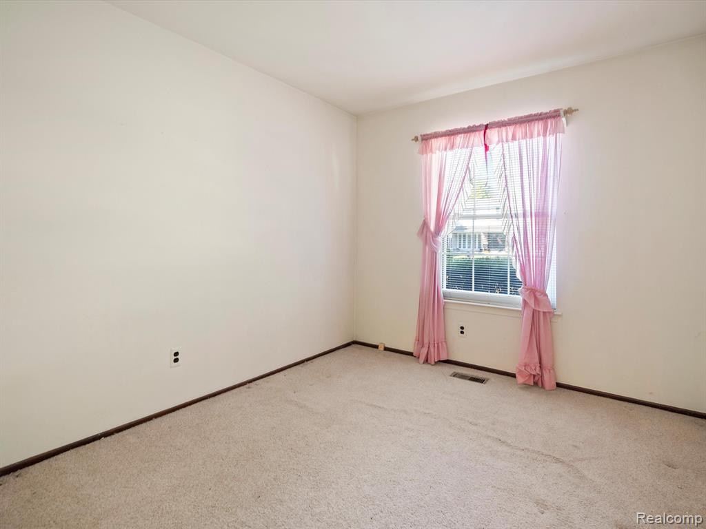 42909 LOMBARDY Drive, Canton, MI 48187 — Photo 17